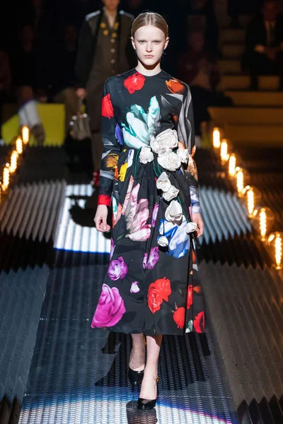 Look 11